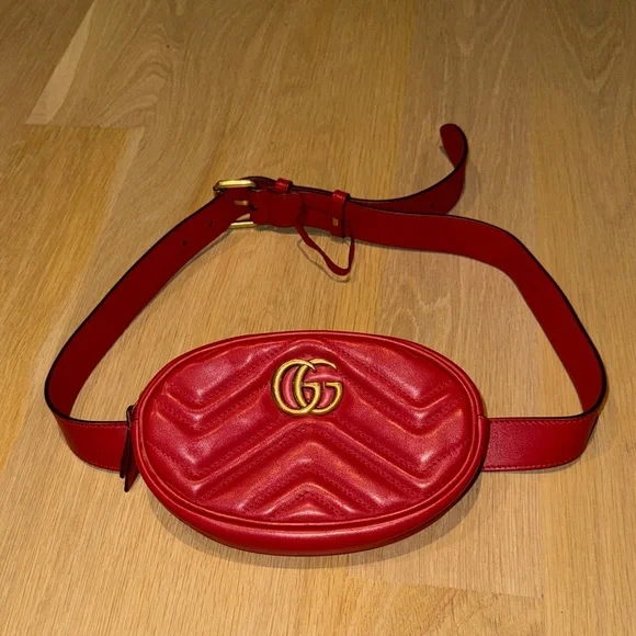 Gucci Red Leather Belt Bag with Gold Logo Amazon.com: Gucci, Pre-loved Red Leather Logo Belt Bag Small  main image 2